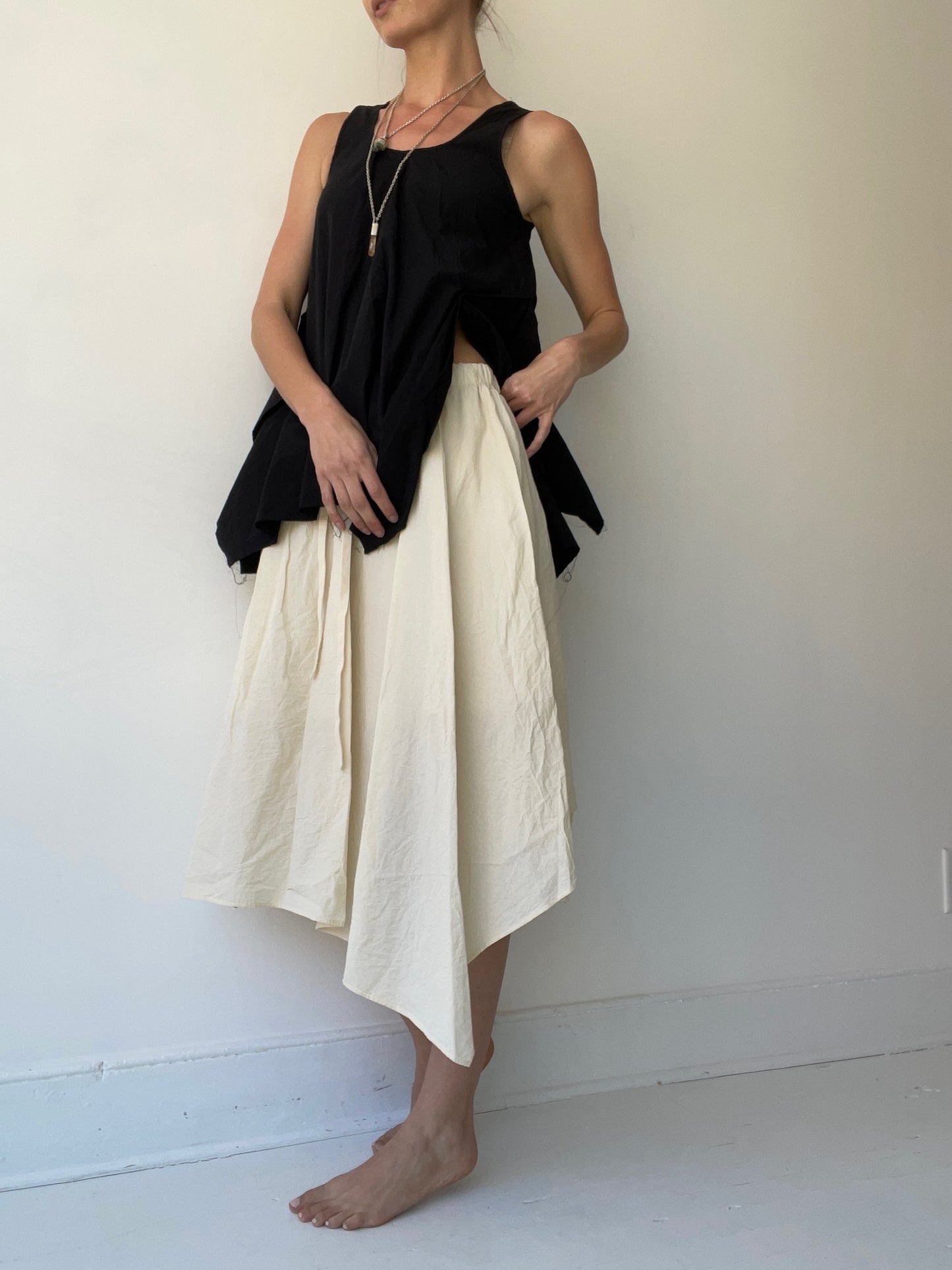 forme d’expression black handkerchief top