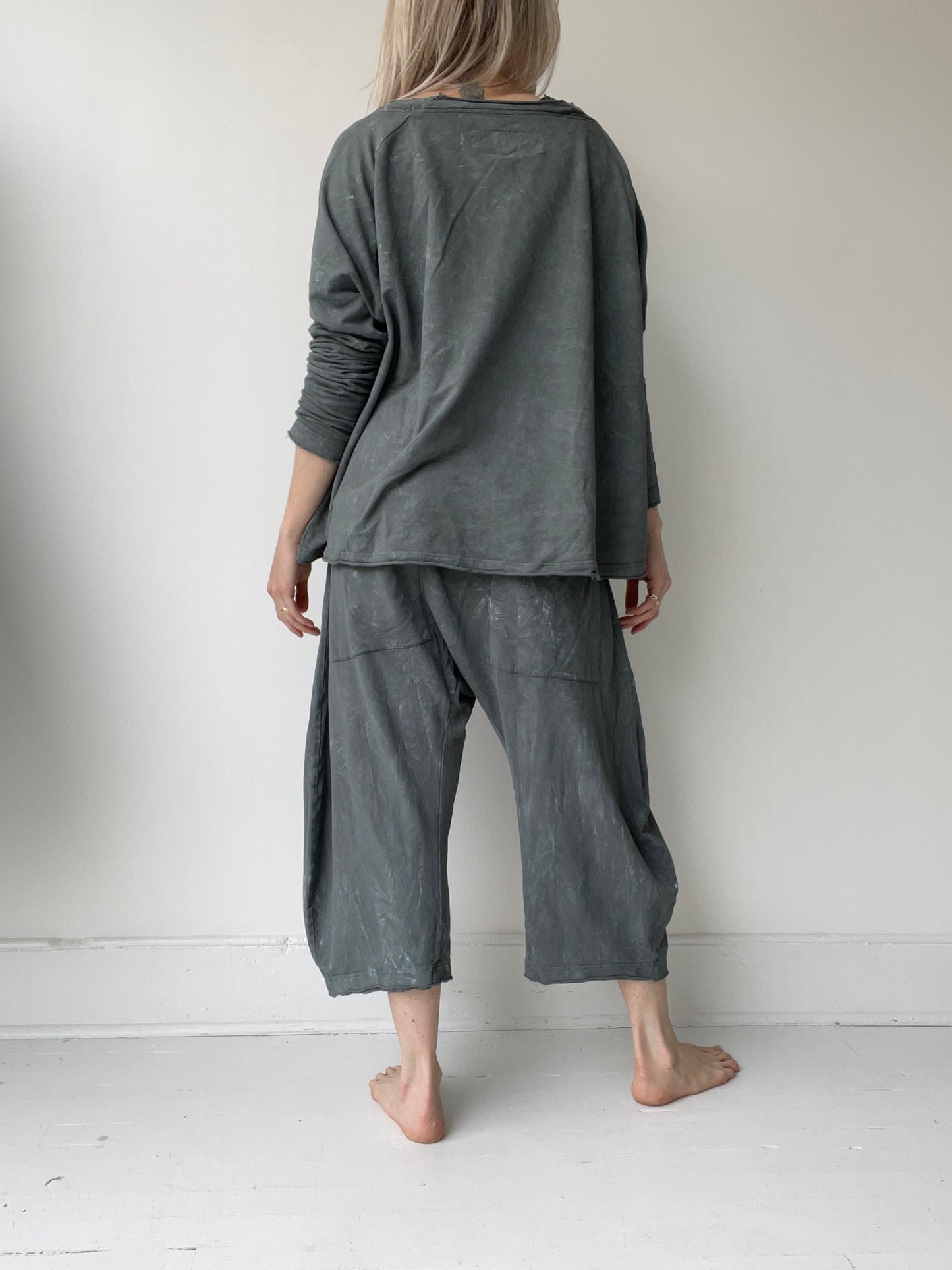 rundholz dip frayed neck tee