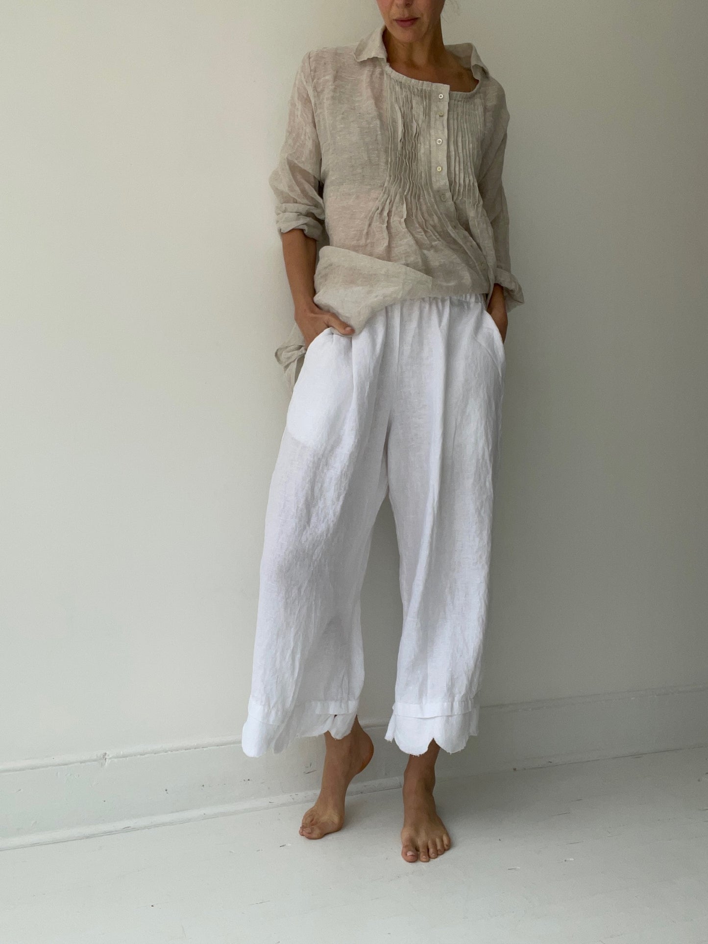 krista larson scalloped pants WHITE
