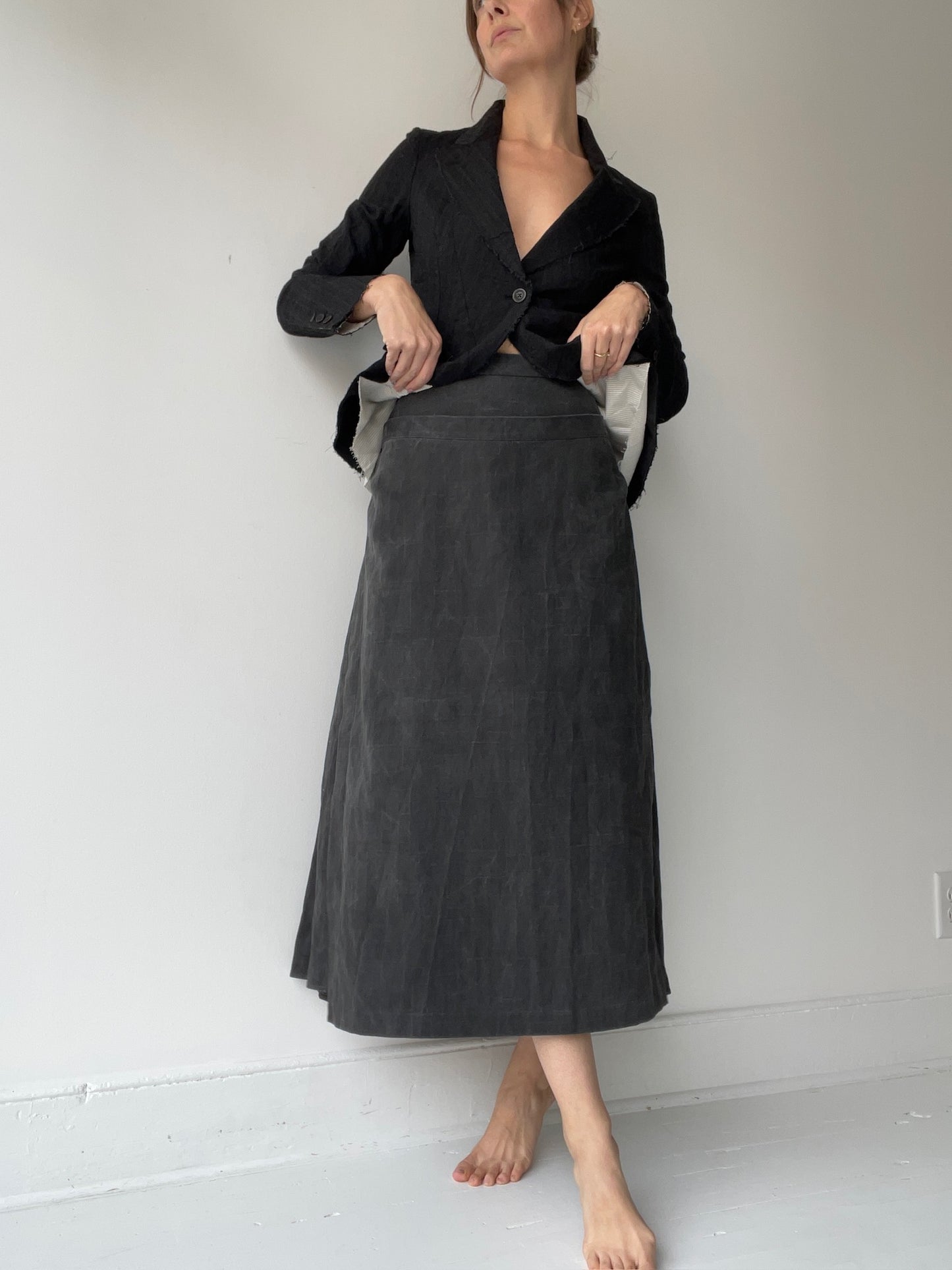 forme d’expression long apron skirt