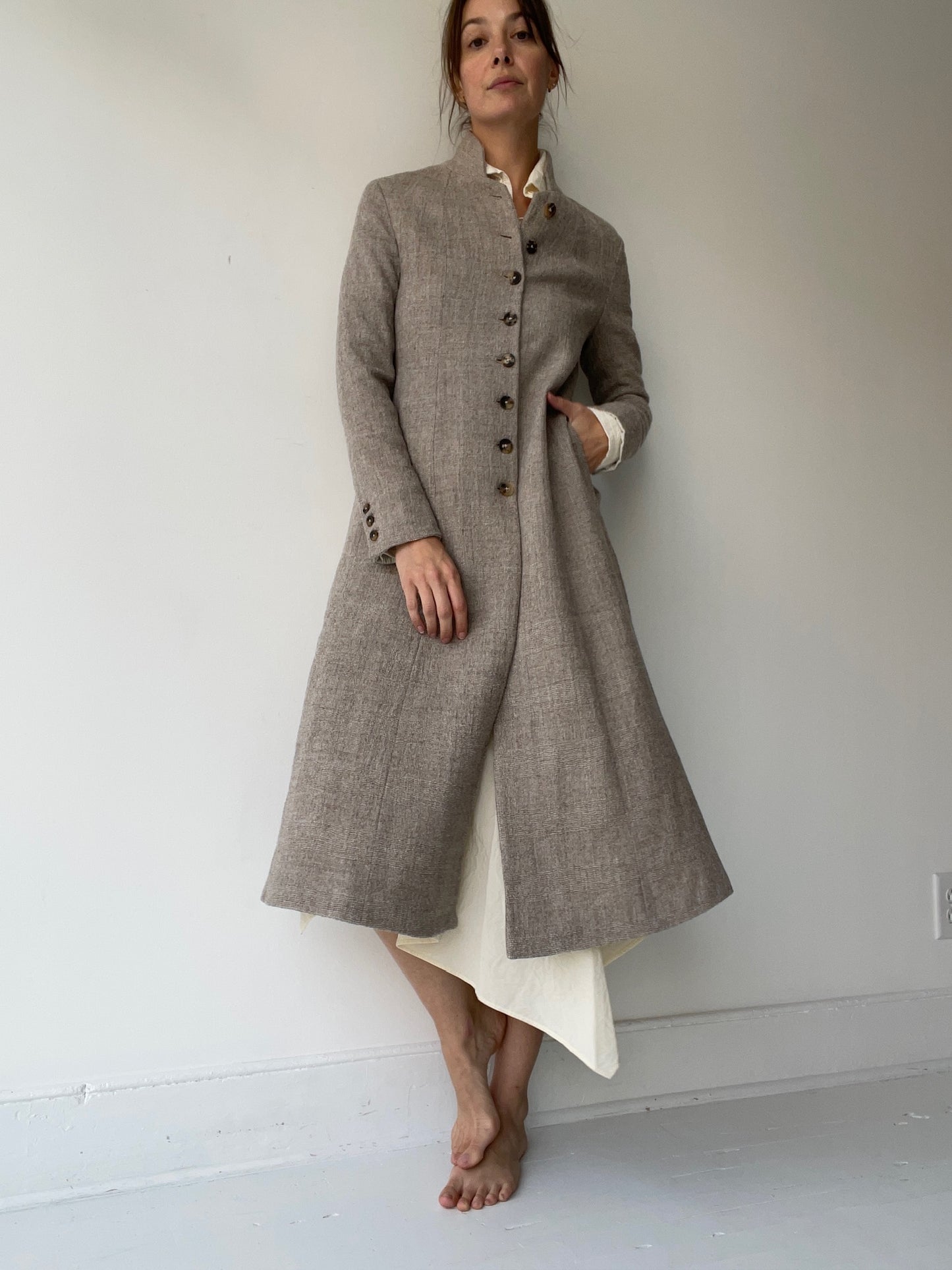 forme d’expression almond habit coat
