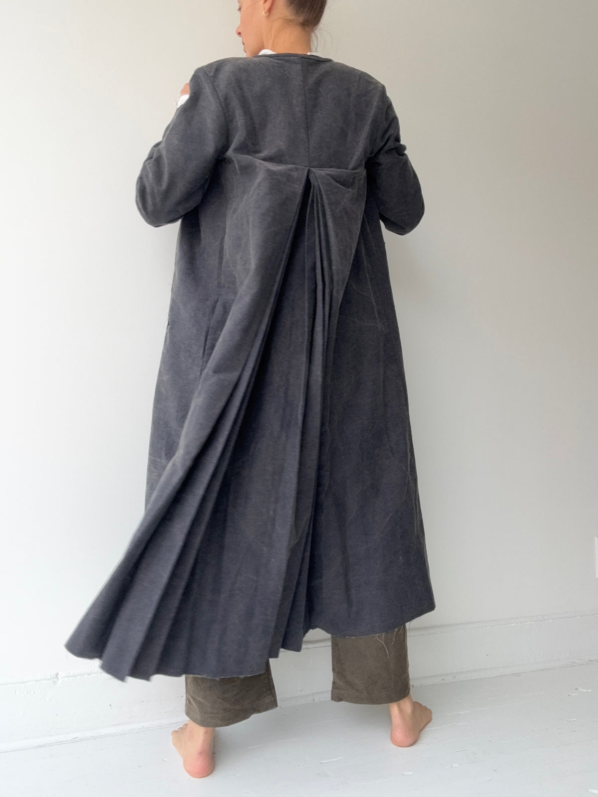 sula pleat coat