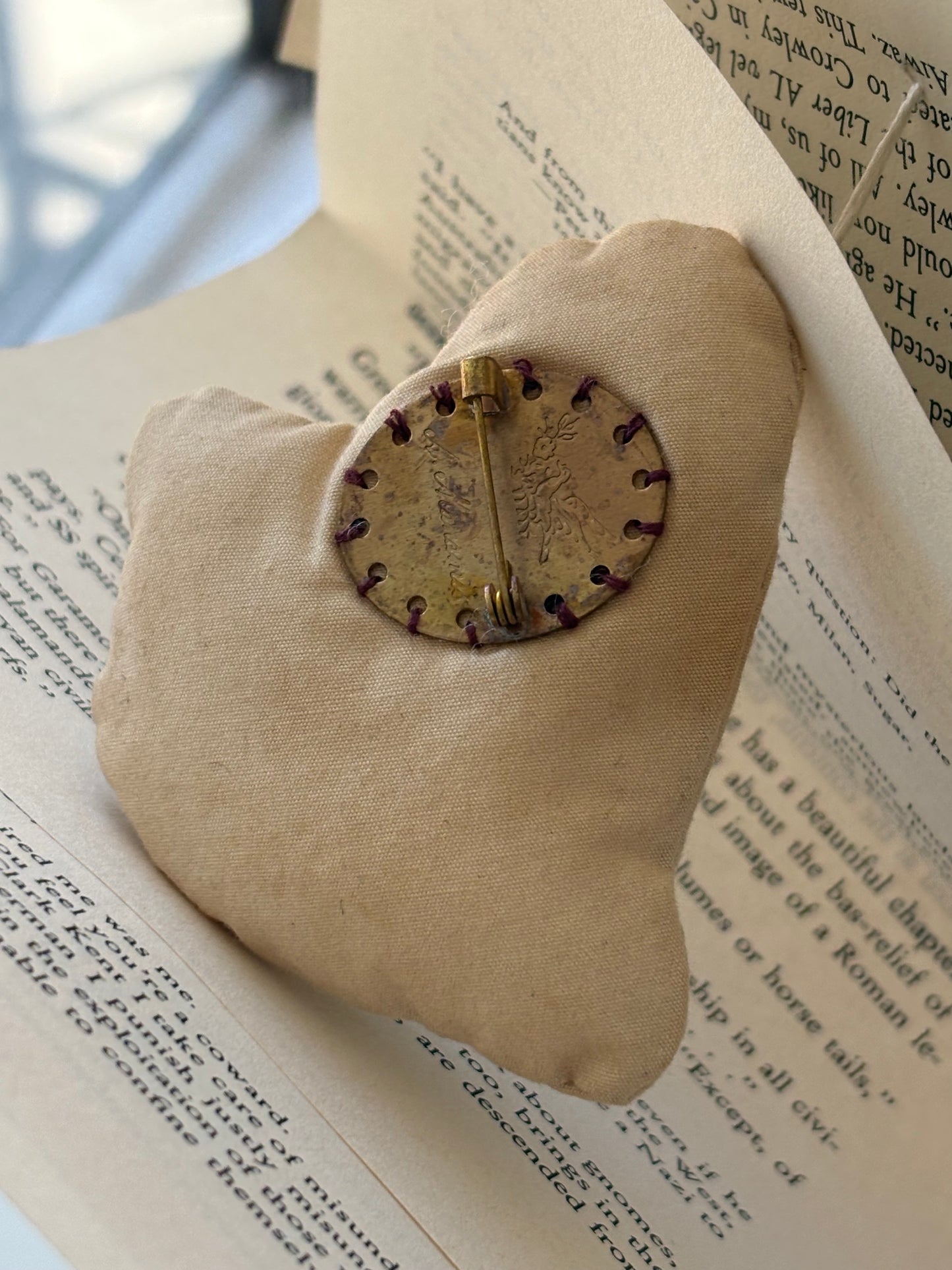 aleksandr manamïs 3D brooch
