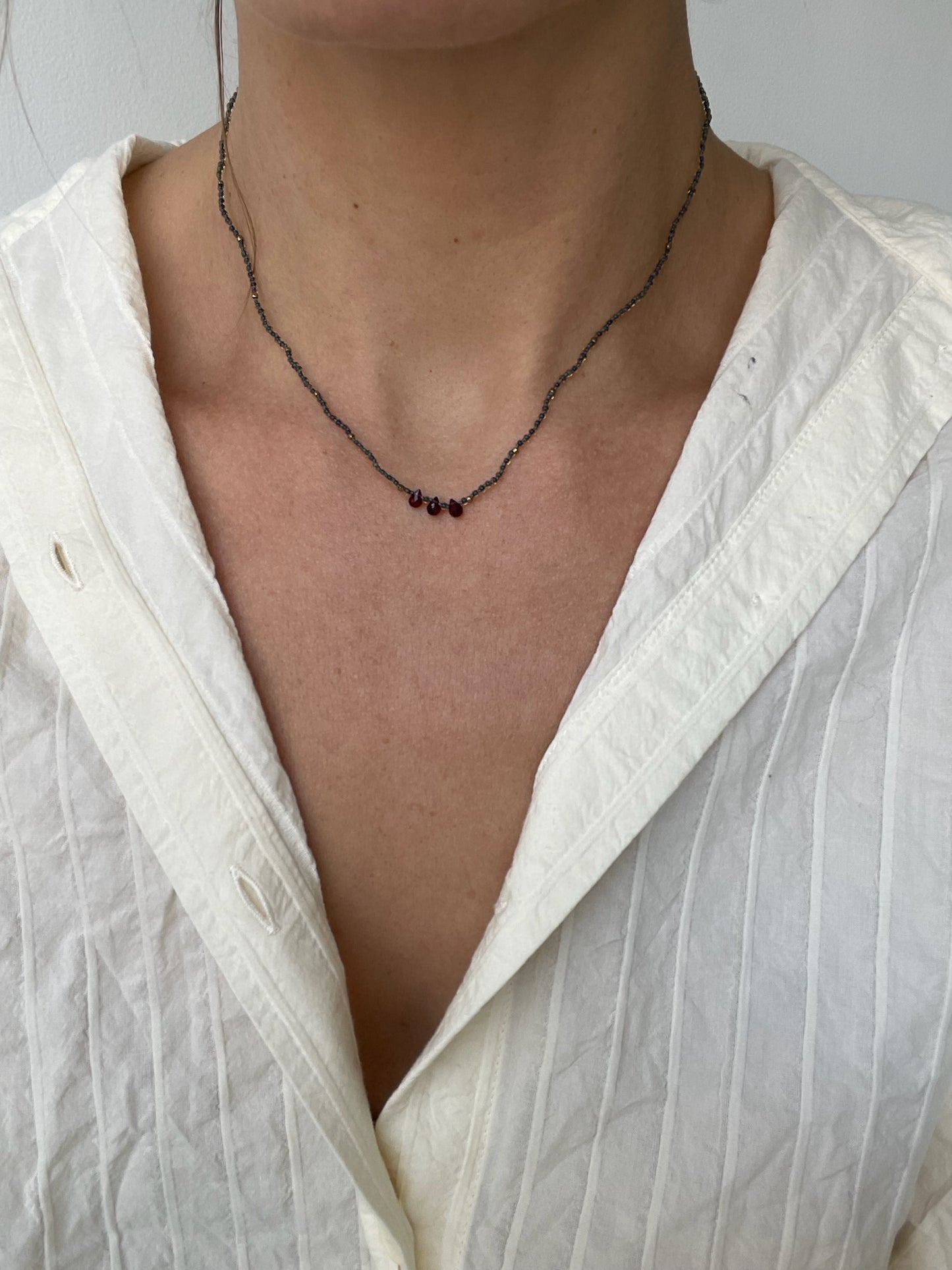 antomoon garnet beads necklace