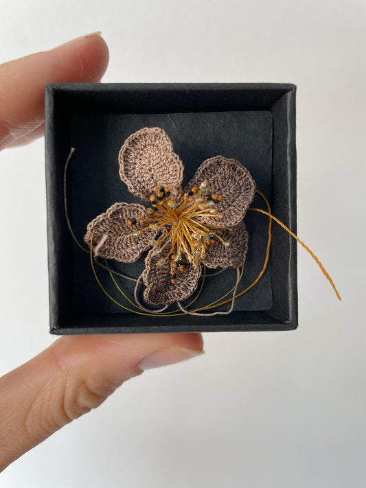 sarah lattes dusty rose flower pin