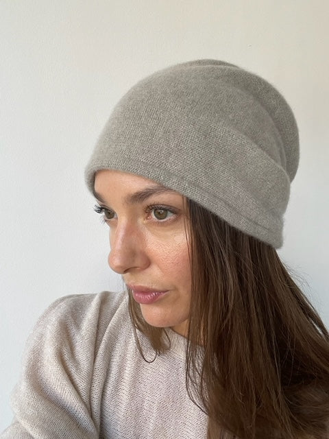 chisaki belly hat LIGHT GREY