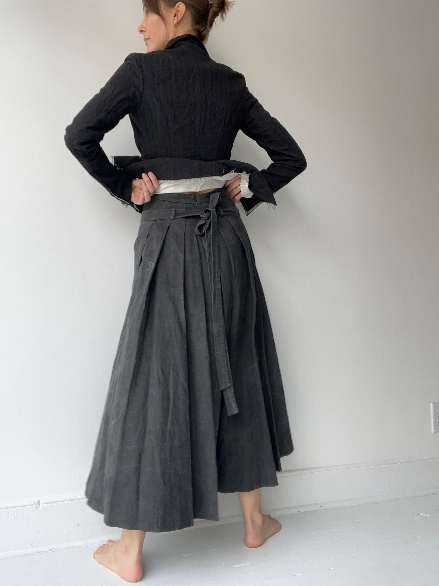 forme d’expression long apron skirt