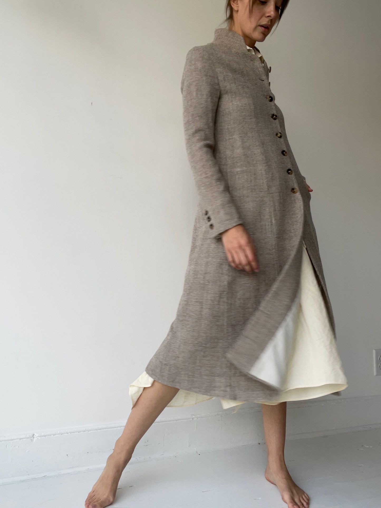 forme d’expression almond habit coat
