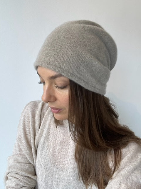 chisaki belly hat LIGHT GREY