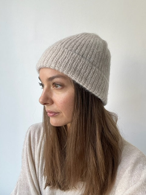 chisaki ao beanie IVORY