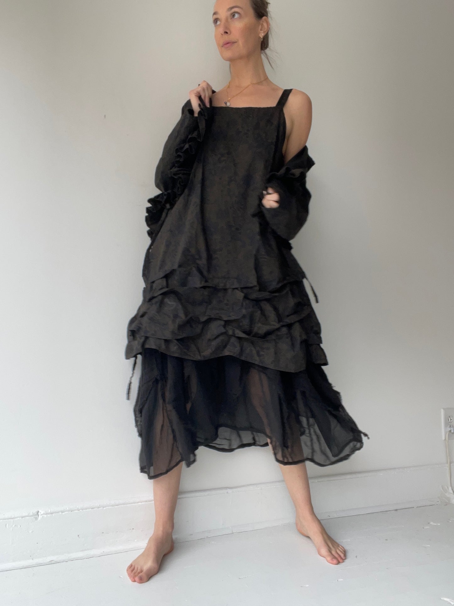 krista larson short wavey slip black floral