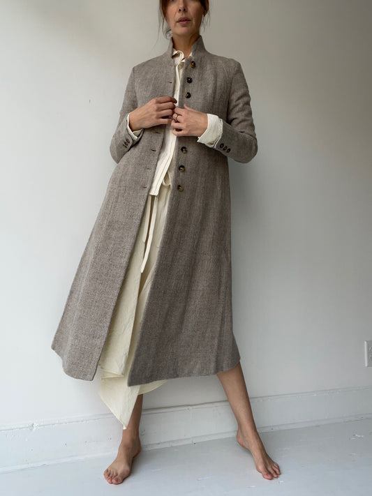 forme d’expression almond habit coat