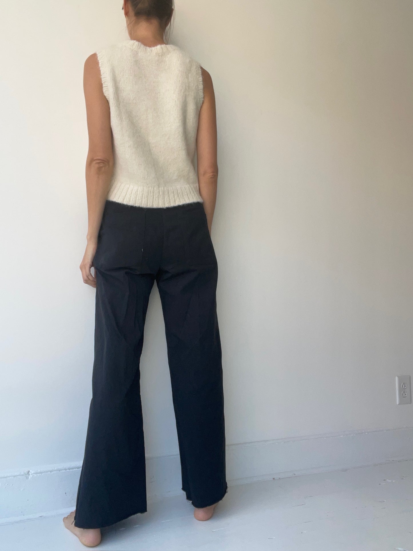 sula cream vest