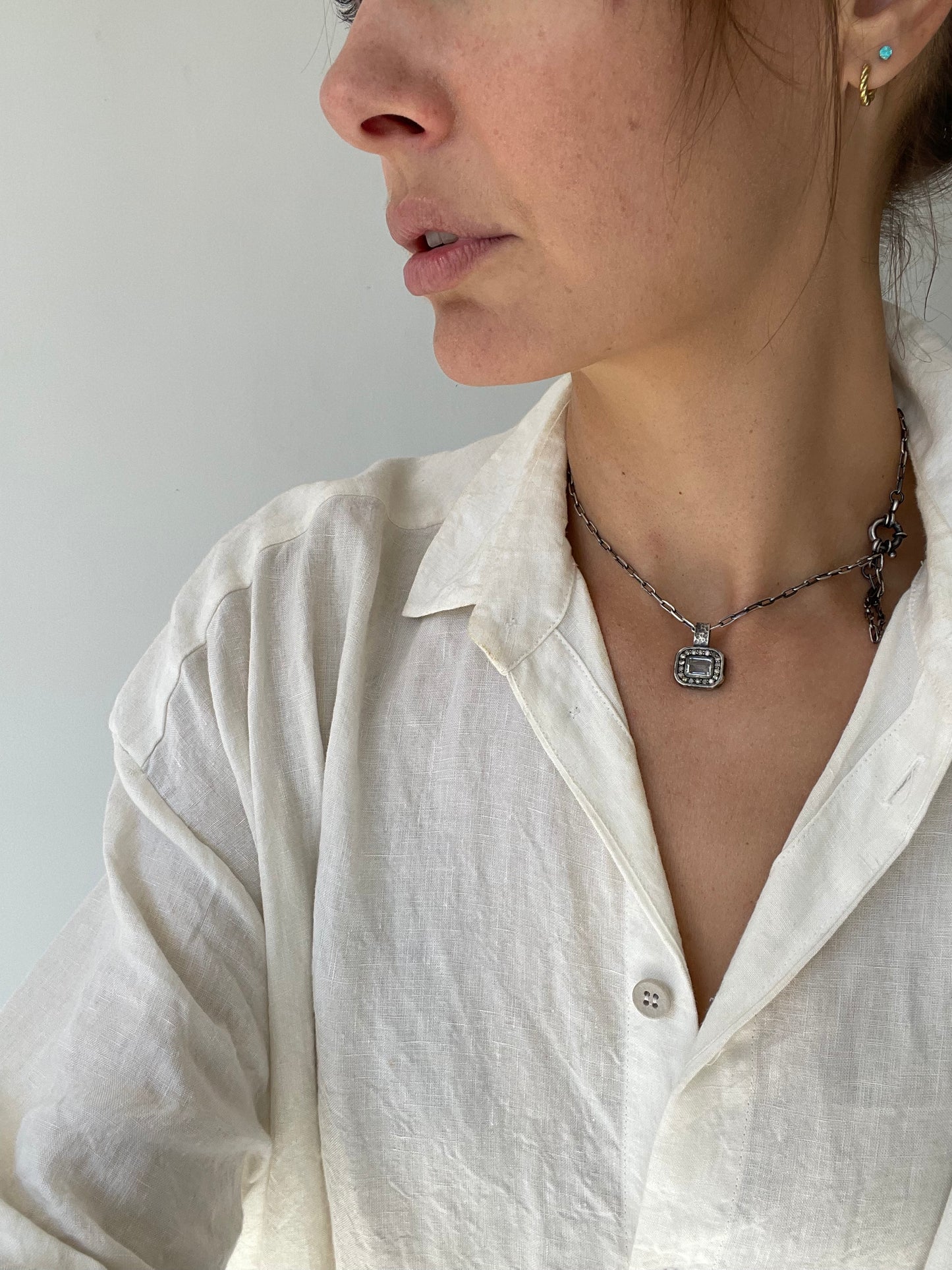 kundo glint necklace