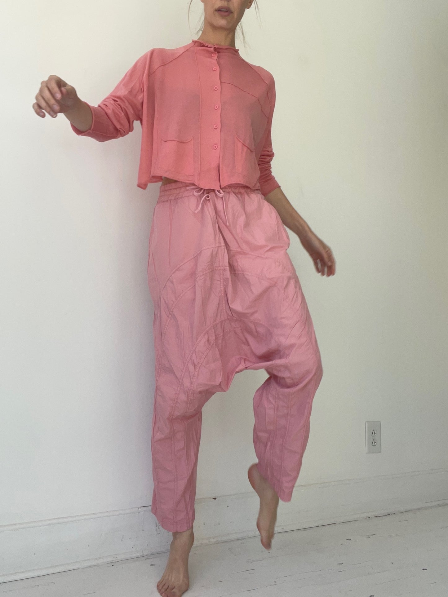 a rundholz black label springs trouser with 100% cotton lychee