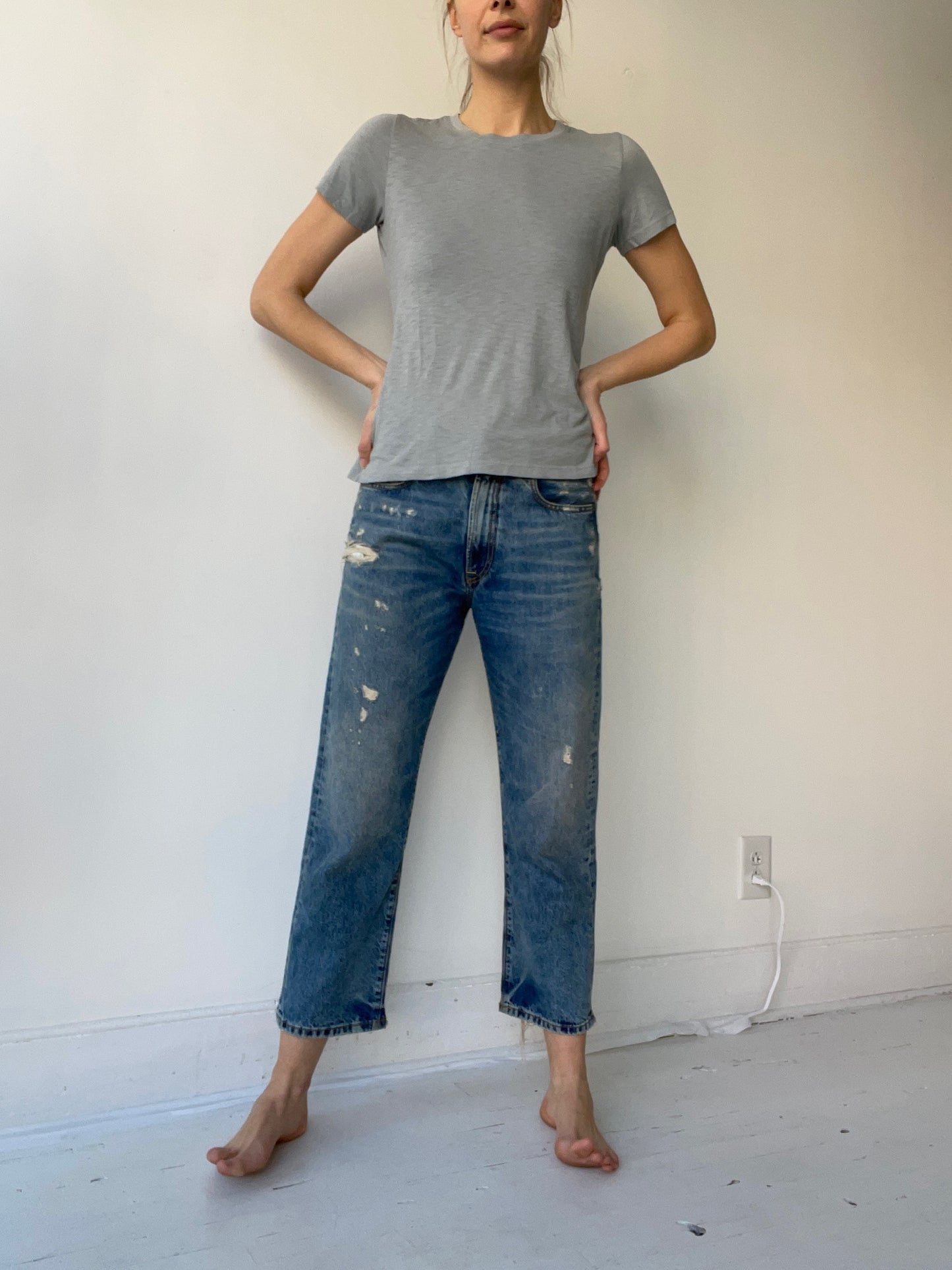 it is well misty sage short sleeve crewneck tee
