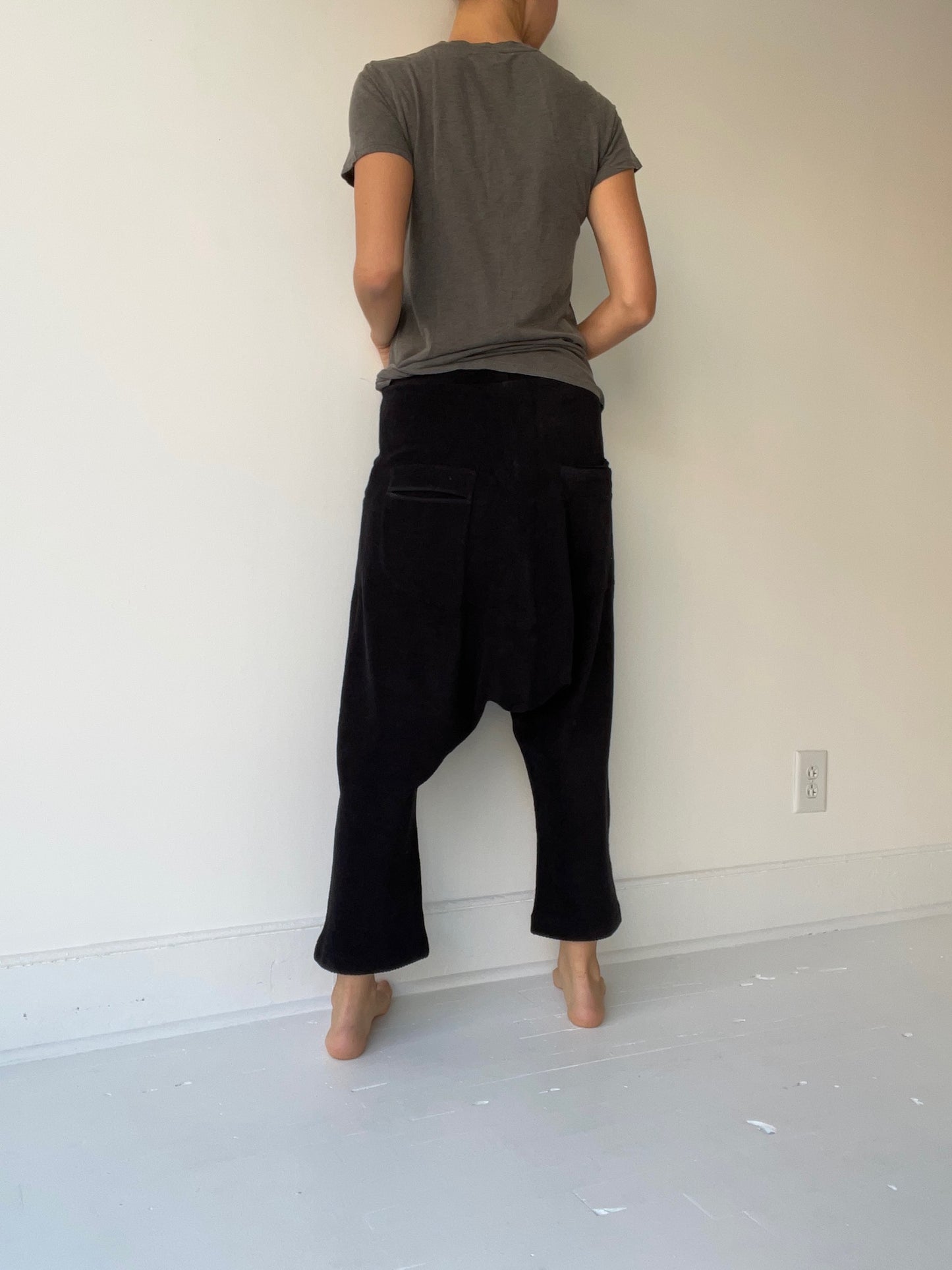 it is well charcoal short sleeve v-neck tee