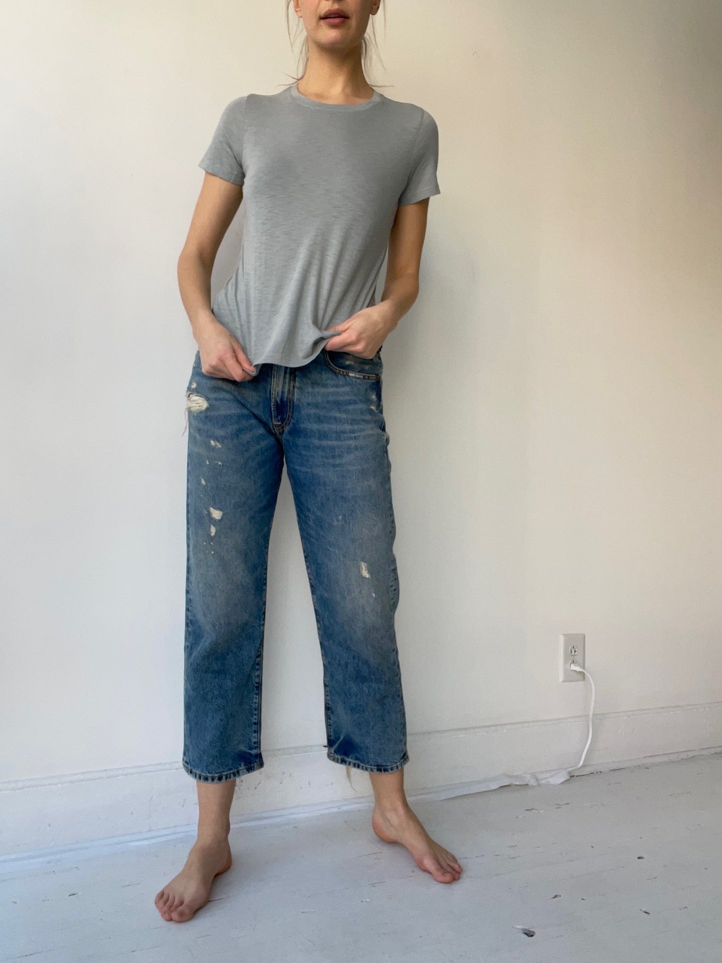 it is well misty sage short sleeve crewneck tee