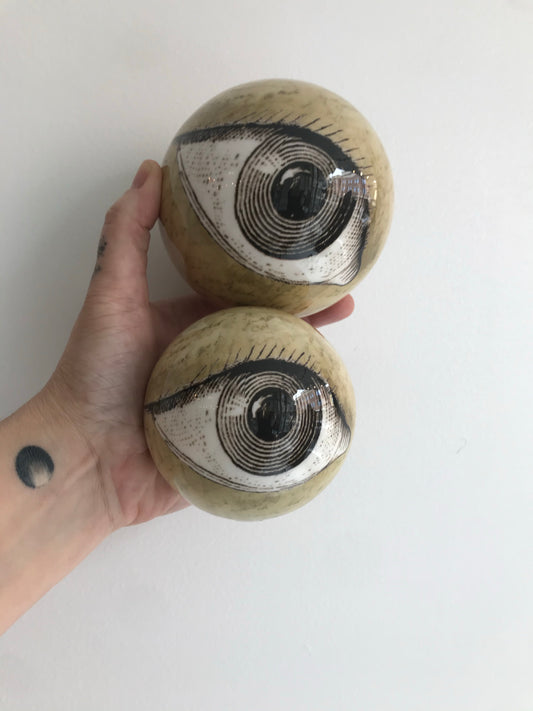 eyeballs