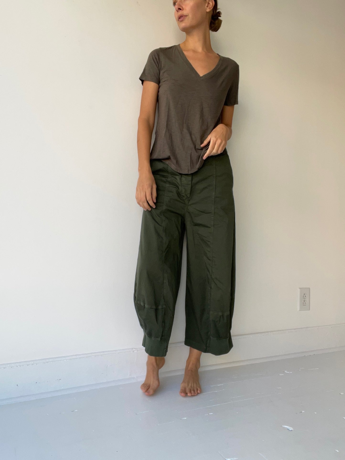 short sleeve OLIVE v-neck tee