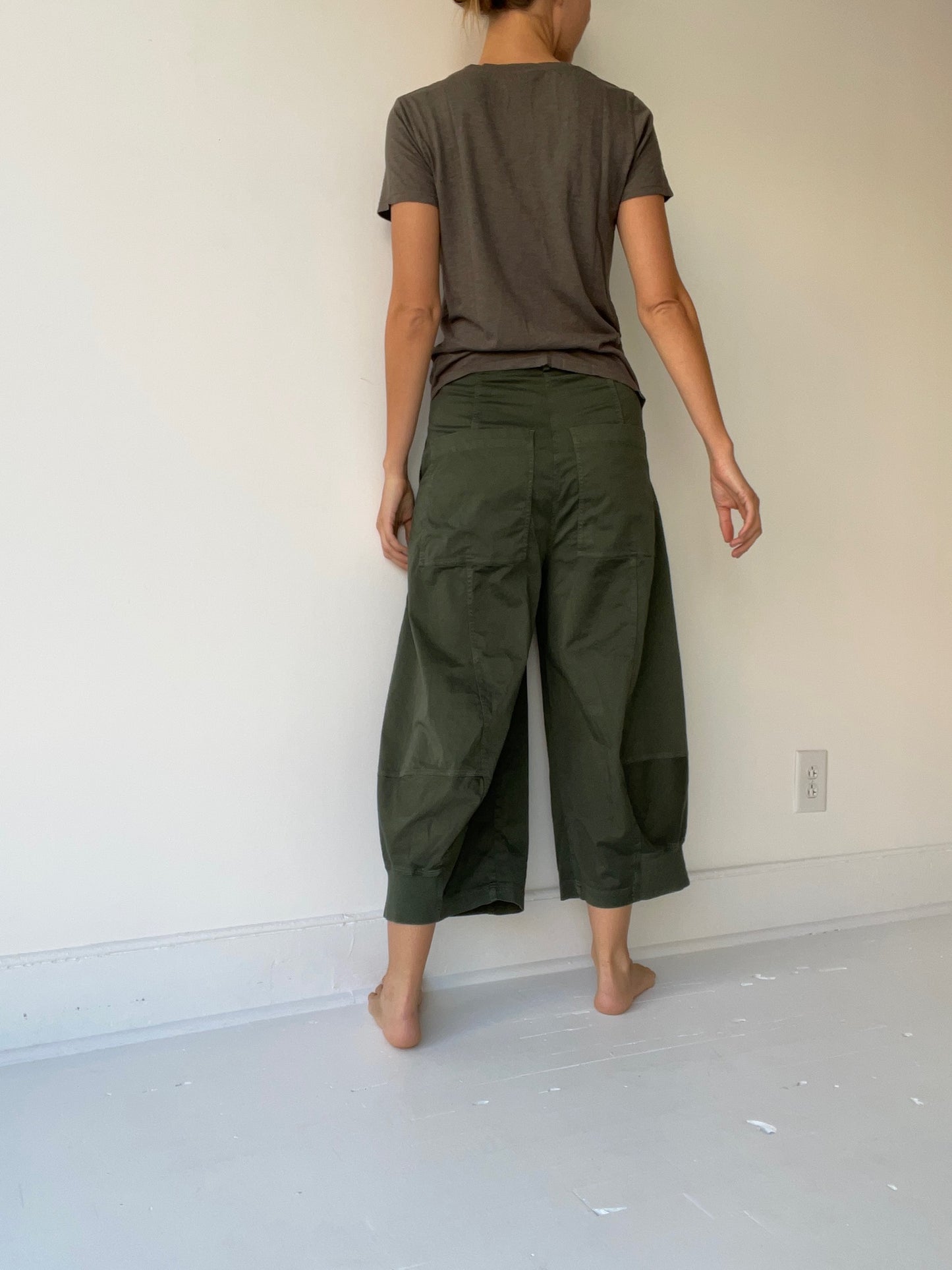 short sleeve OLIVE v-neck tee