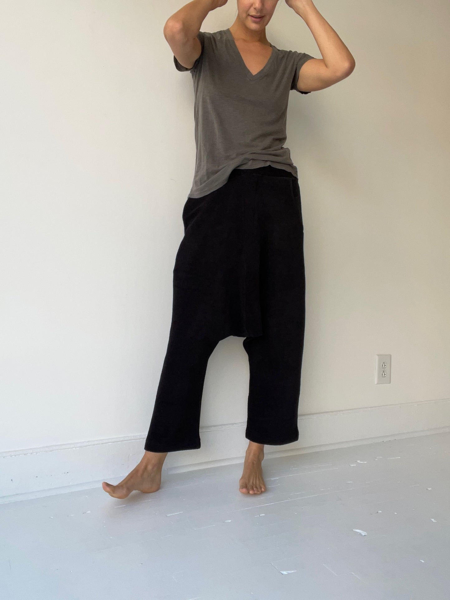 it is well charcoal short sleeve v-neck tee
