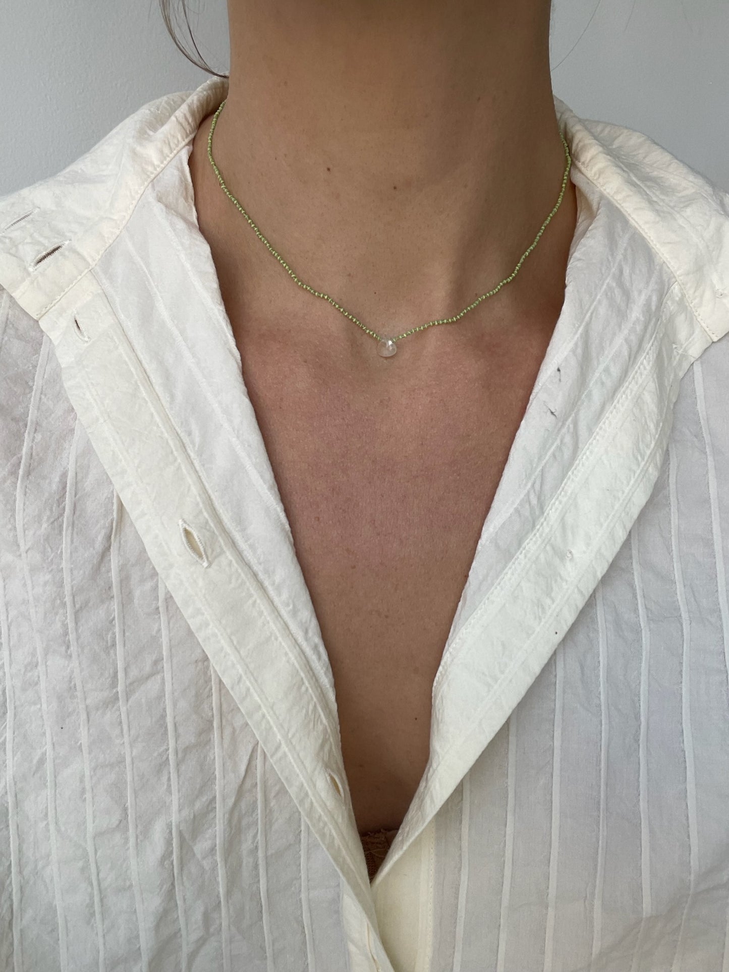 antomoon clear bead necklace