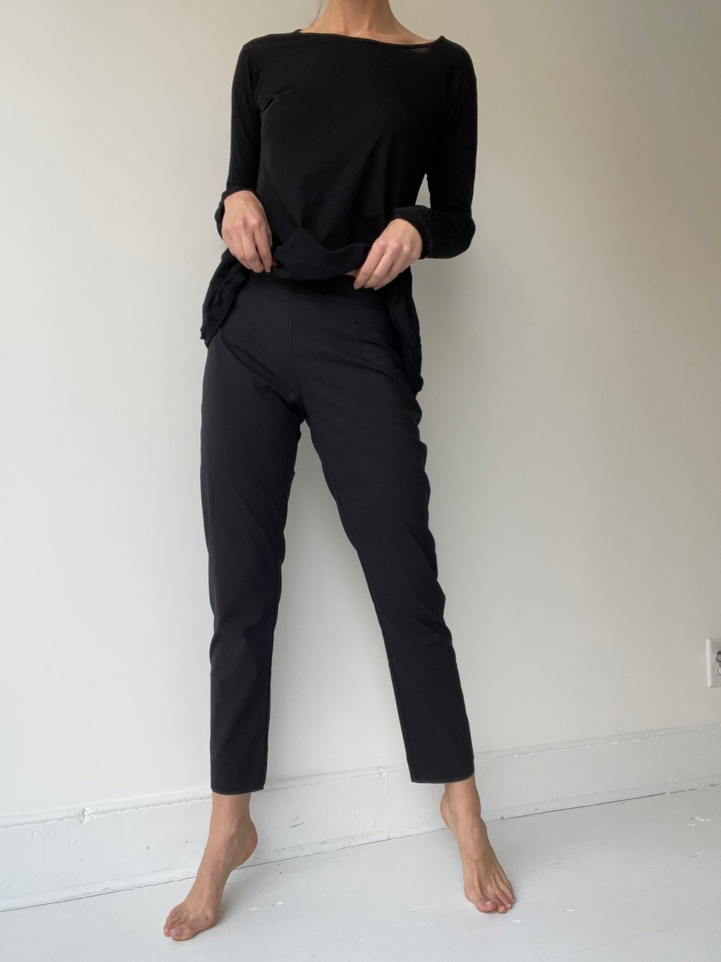 a rundholz black label pull-on pants with 46% cotton/36% polyamide/13% linen/5% elastane
