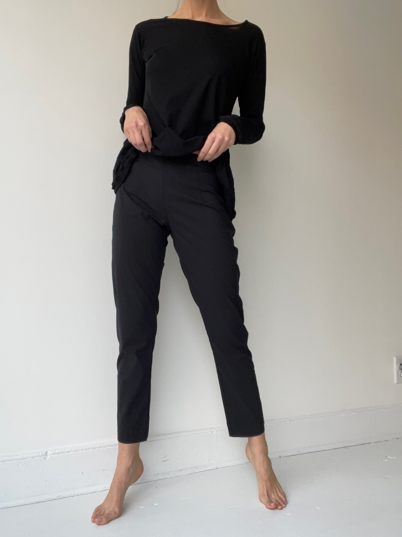 a rundholz black label pull-on pants with 46% cotton/36% polyamide/13% linen/5% elastane