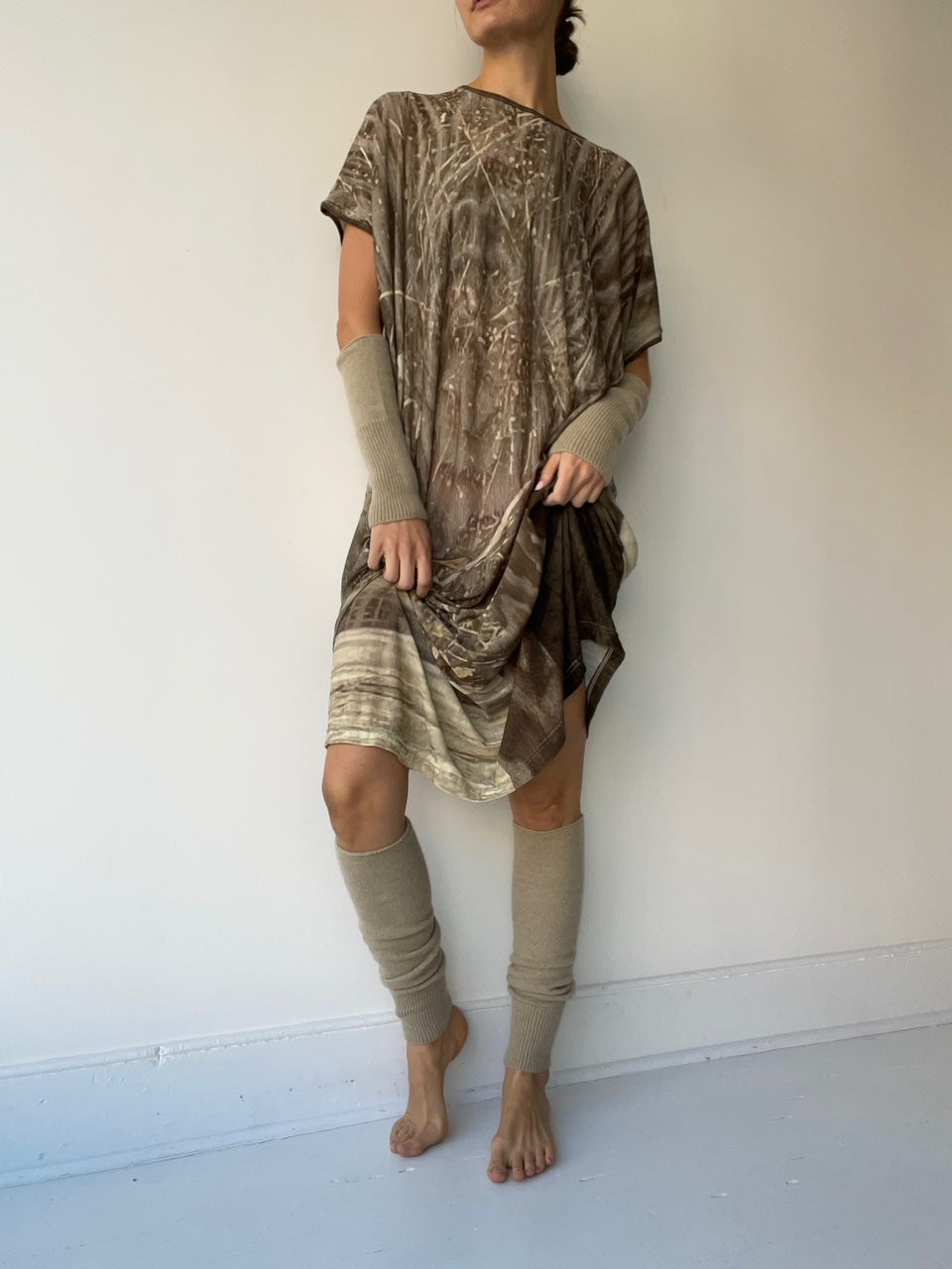 a chisaki leg warmers BEIGE with 80% cashmere/20% sable