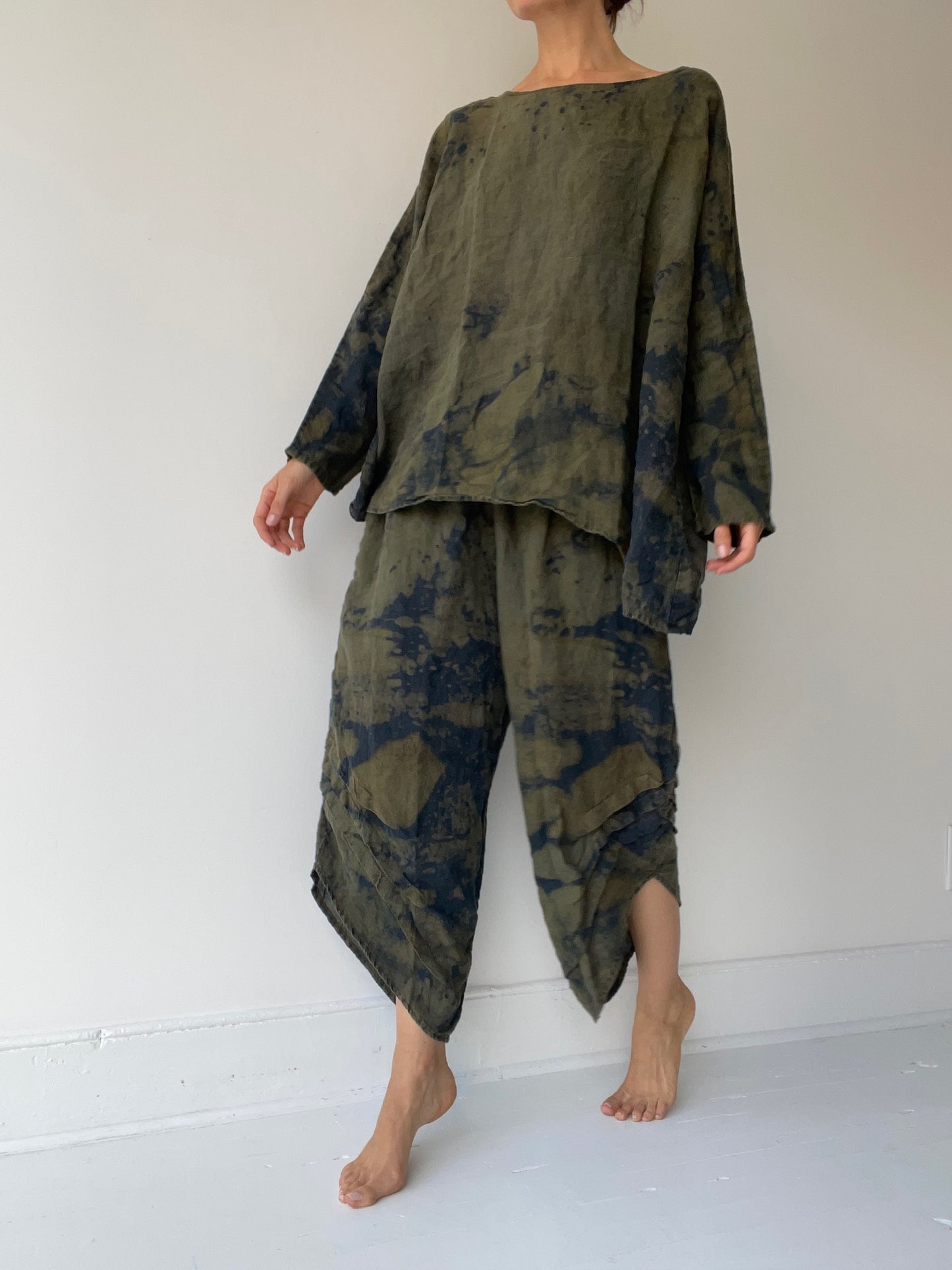 a krista larson basic shirt long sleeve with 100% printed linen