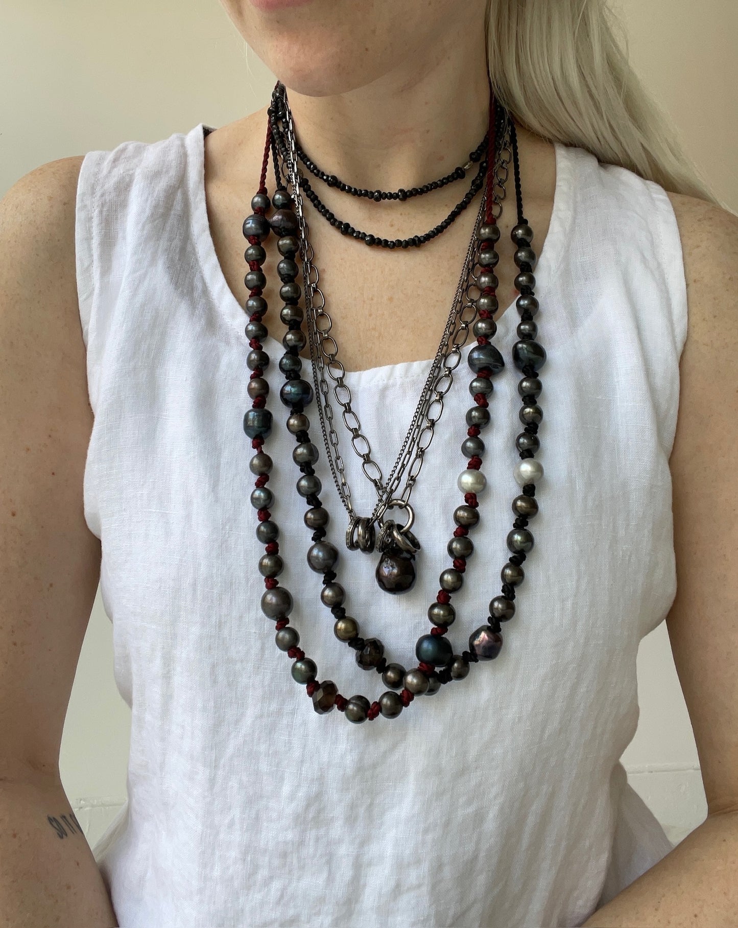 kundo black hoku necklace