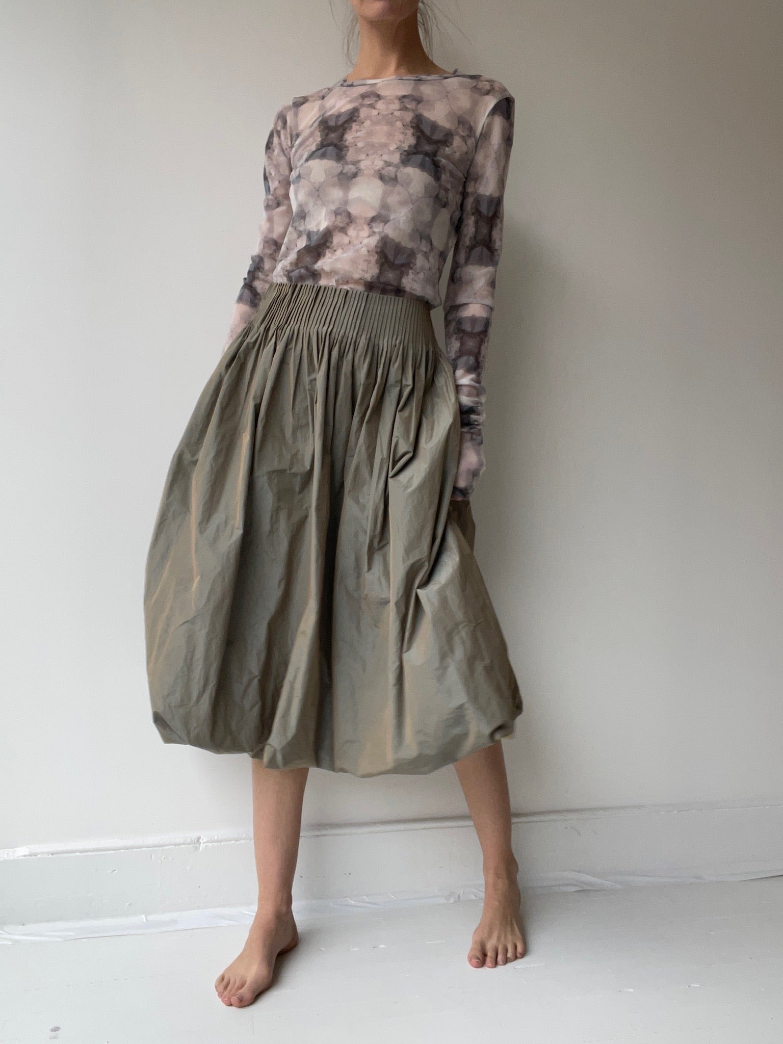 a preloved pleat taffeta skirt by lilith size large