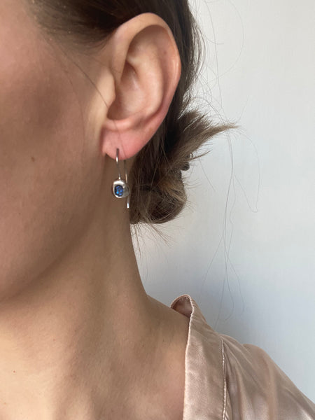 dia sapphire earrings