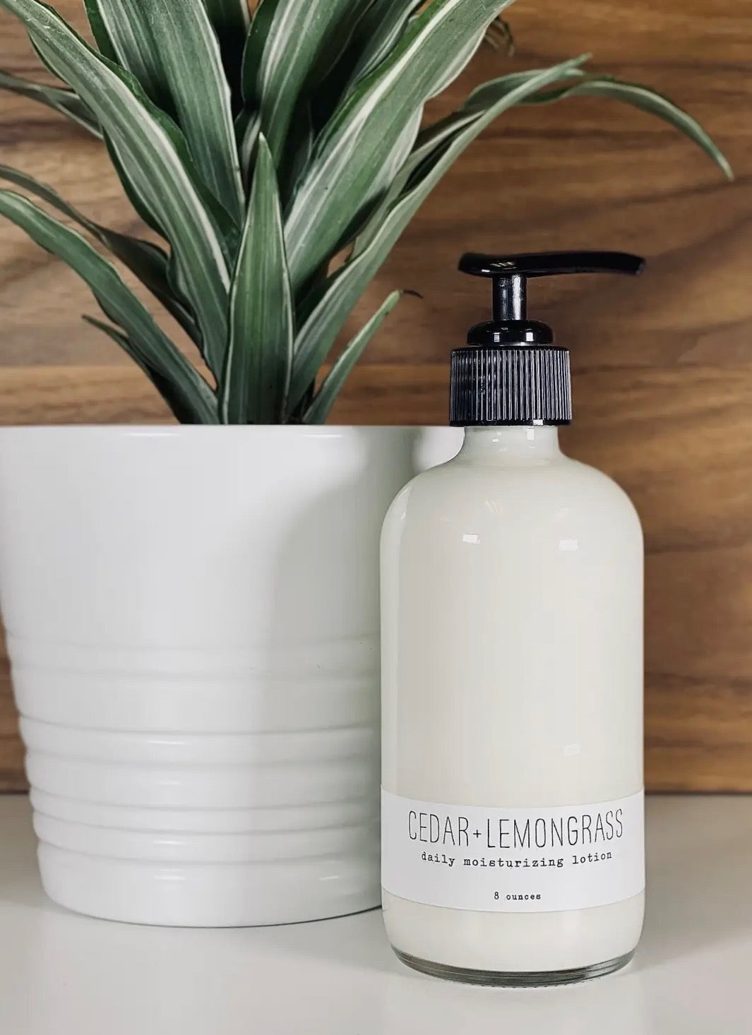 cedar + lemongrass moisturizing lotion