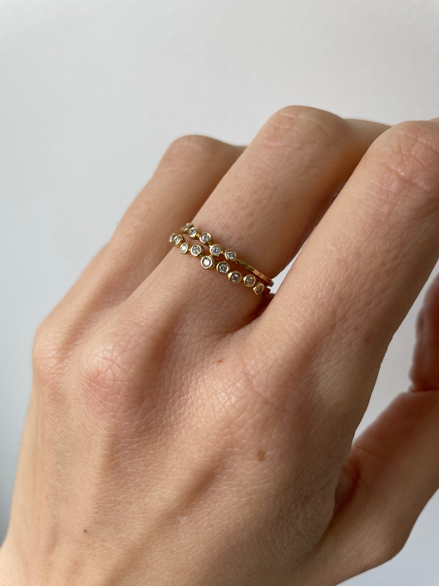 5 diamond gold ring