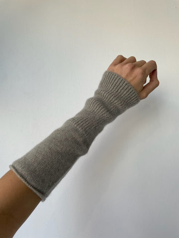 chisaki yunca gloves LIGHT GREY