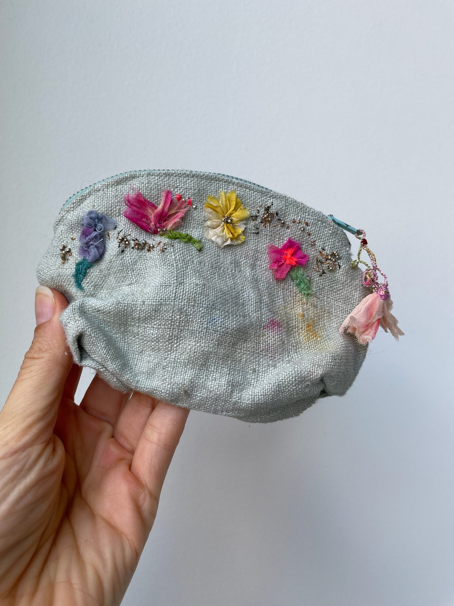 an antomoon small flower bag