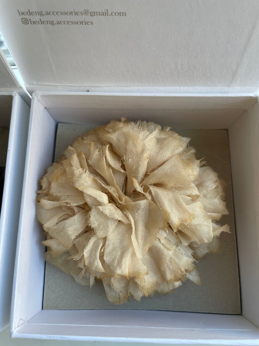 tea flower pin