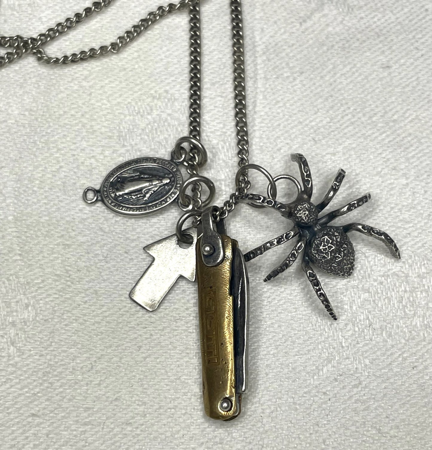 goti spider charms necklace