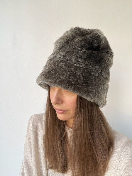 chisaki ola hat GREY