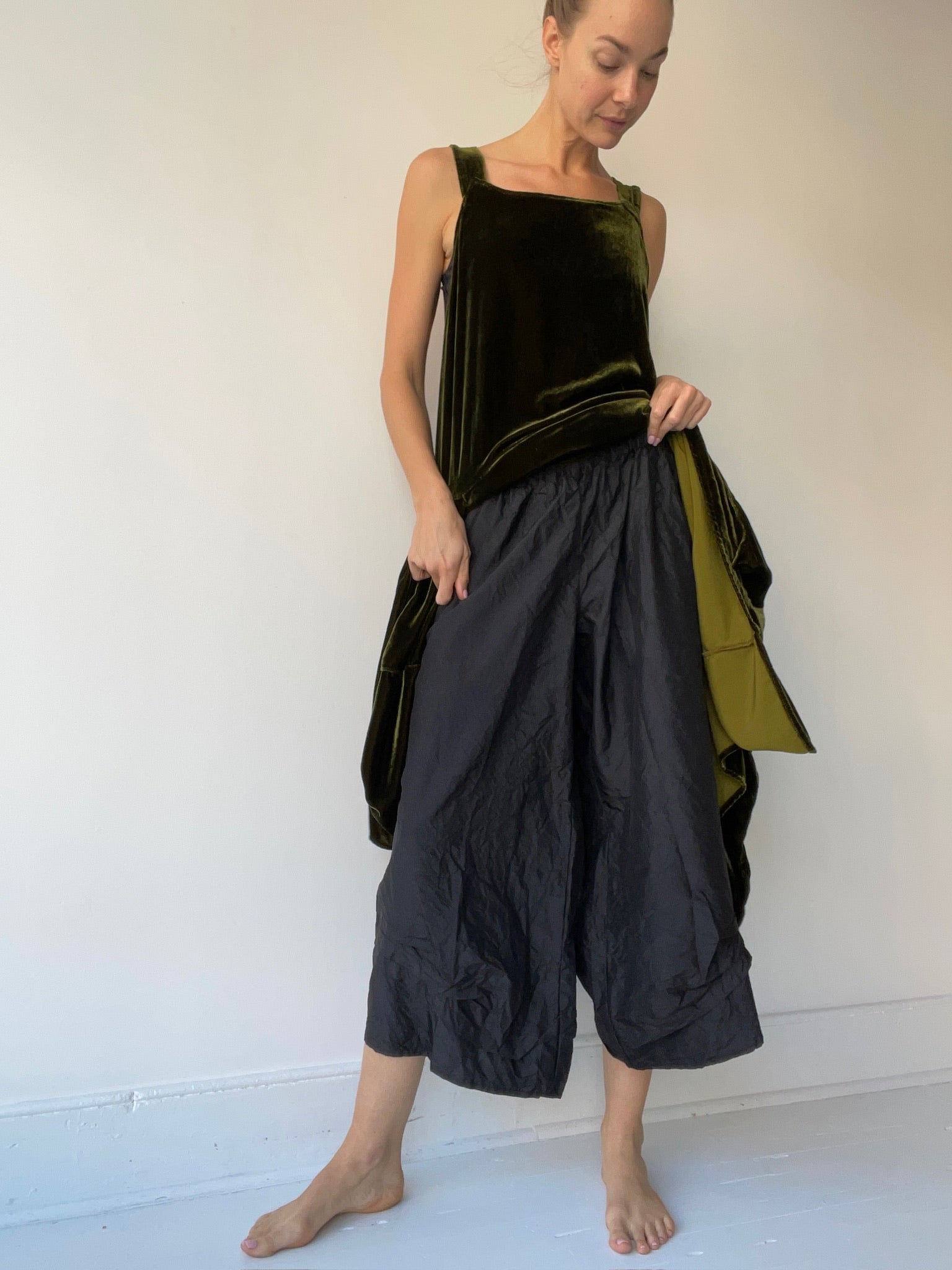 a krista larson basic detail pants BLACK with 100% solid silk taffeta