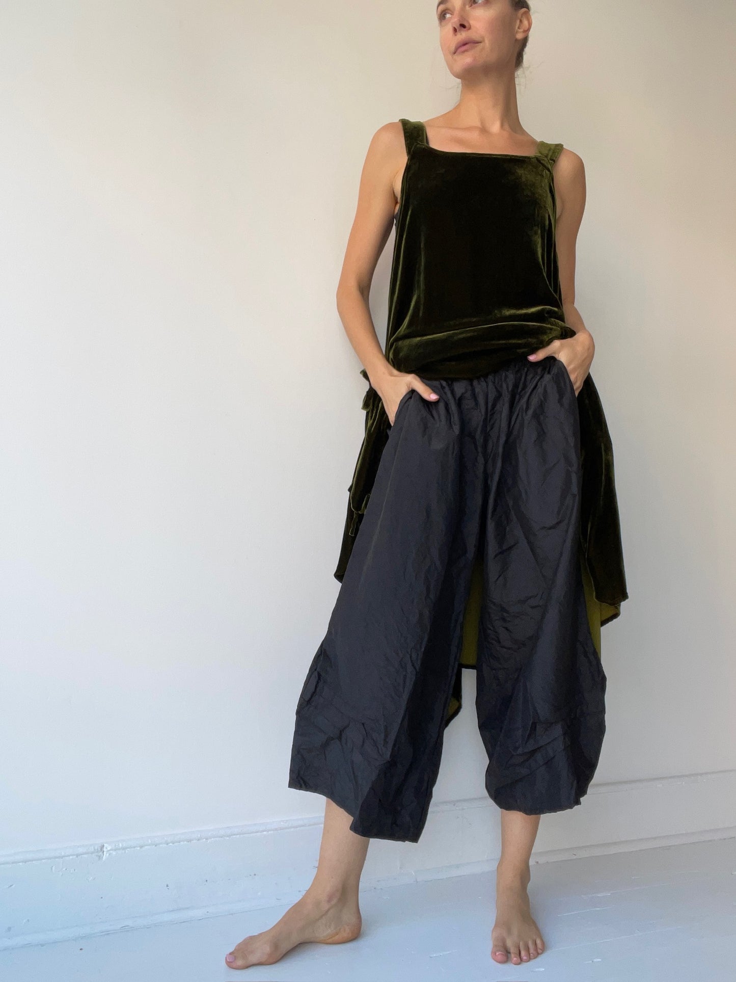 krista larson basic detail pants BLACK