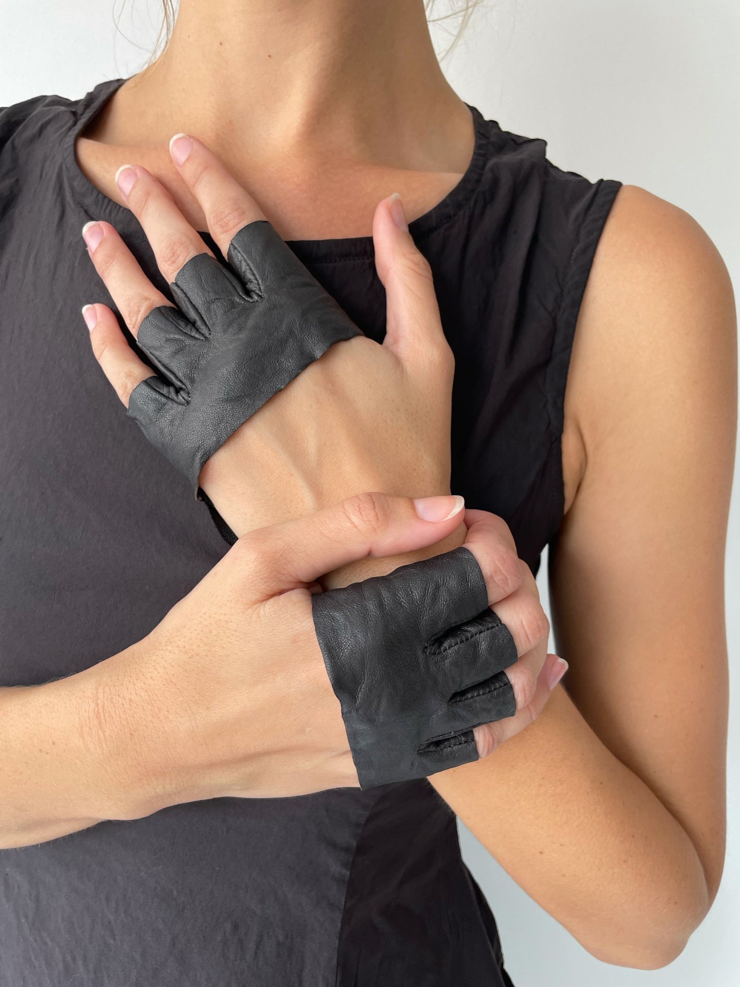 rundholz dip leather fingerless gloves