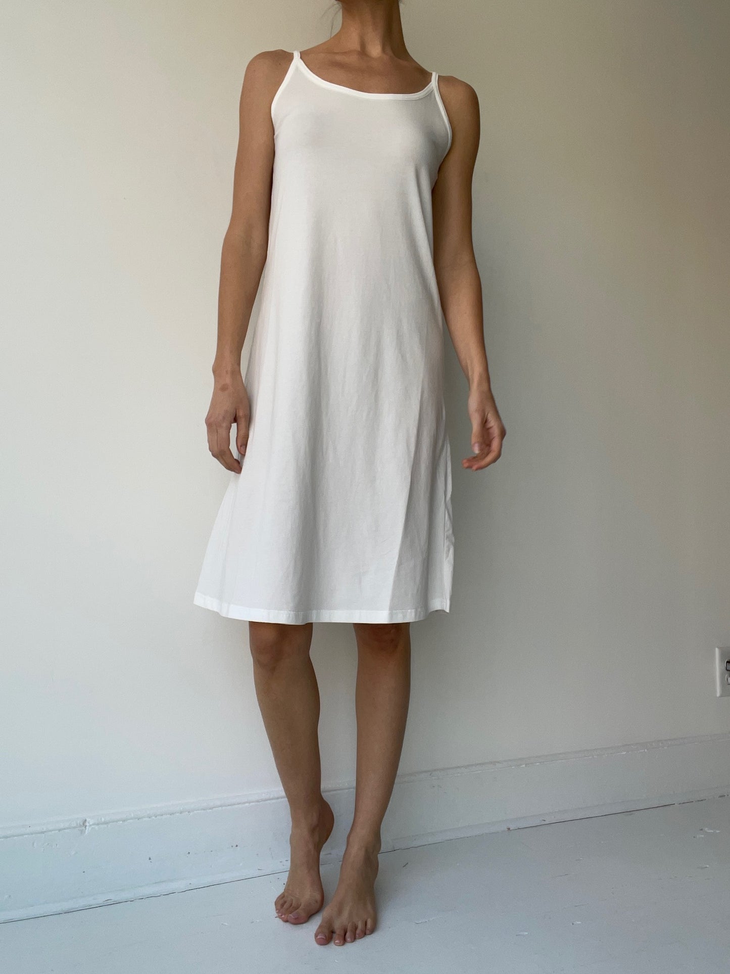 a rundholz black label white stretch slip with 95% cotton/5% elastane