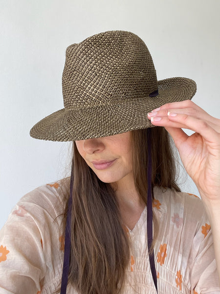 chisaki likka hat