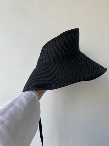chisaki roman hat