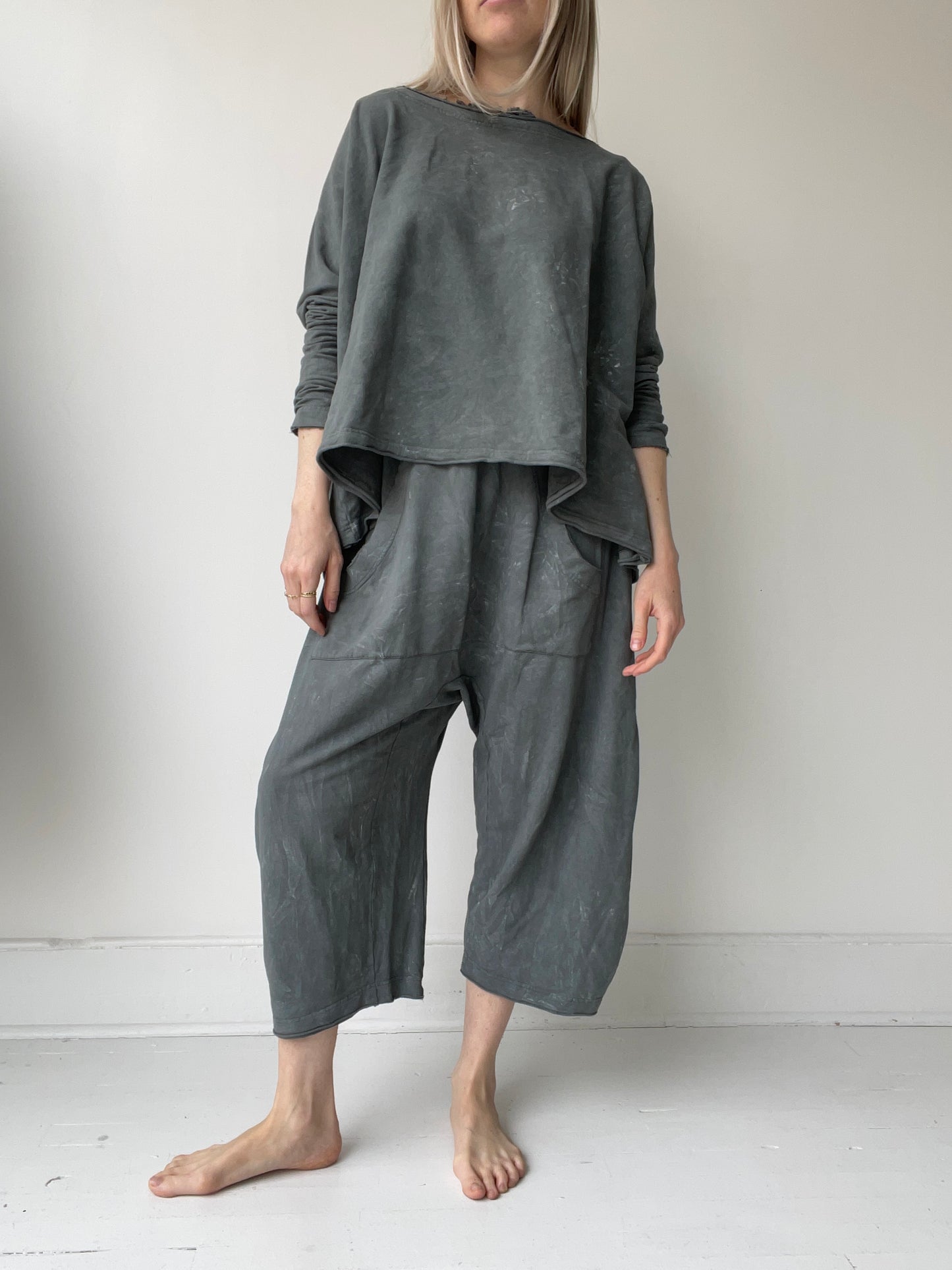 rundholz dip frayed neck tee