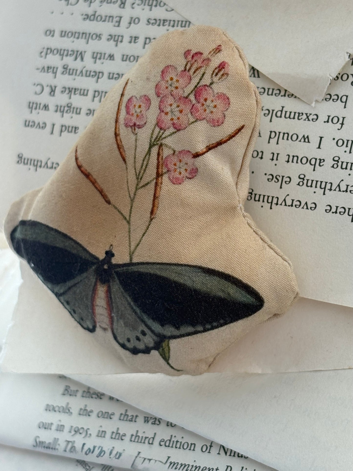 aleksandr manamïs 3D brooch