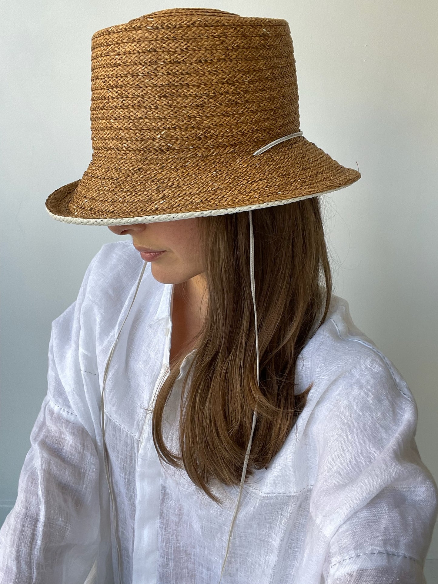 chisaki late hat